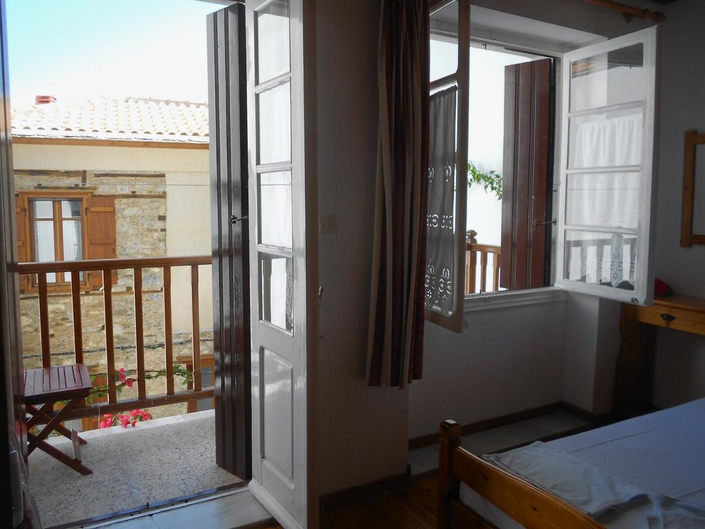Aggela Guesthouse Skopelos Habitación foto